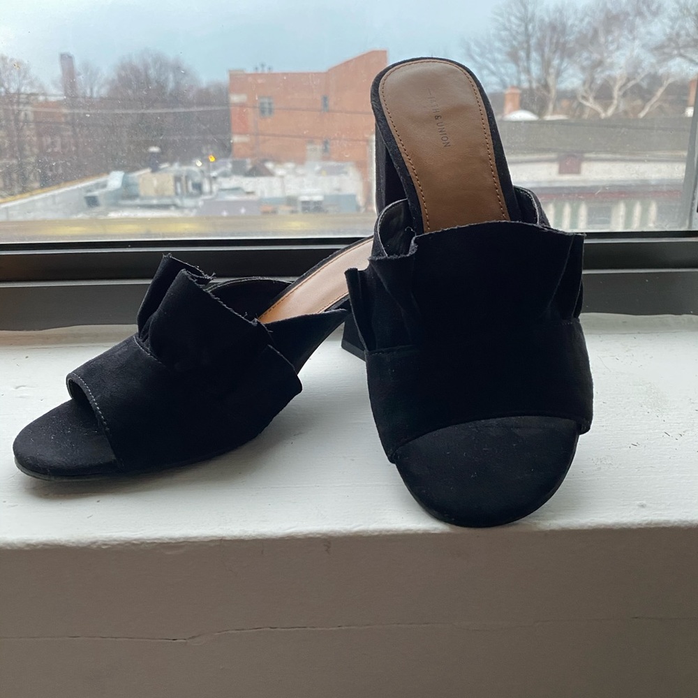 Suede black 14th & Union Slip On Heels